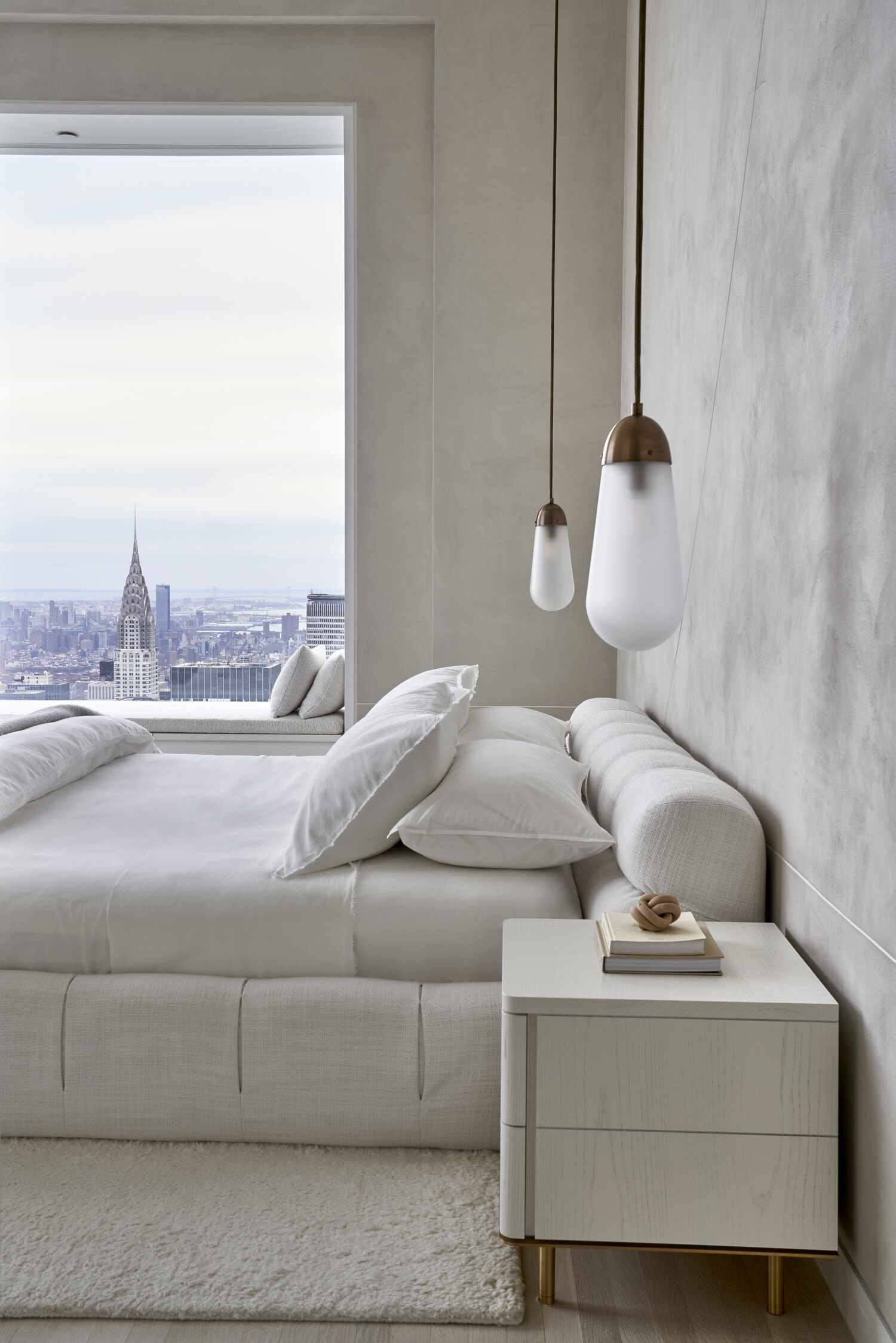 Luxuriöses minimalistisches Schlafzimmer