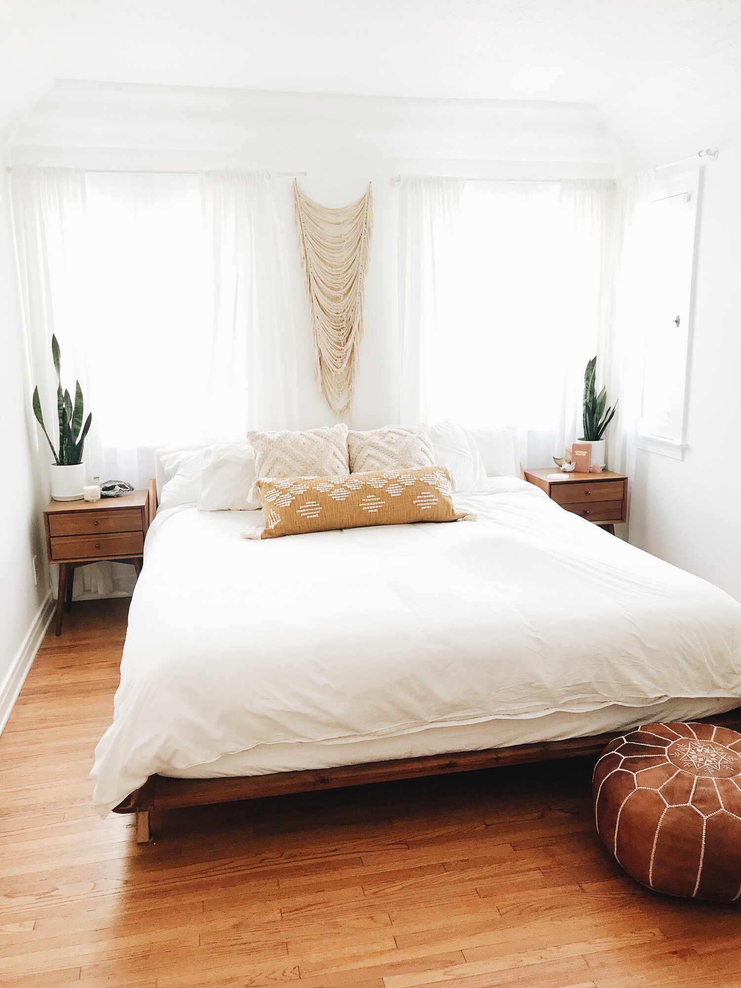 Minimalistisches Schlafzimmer