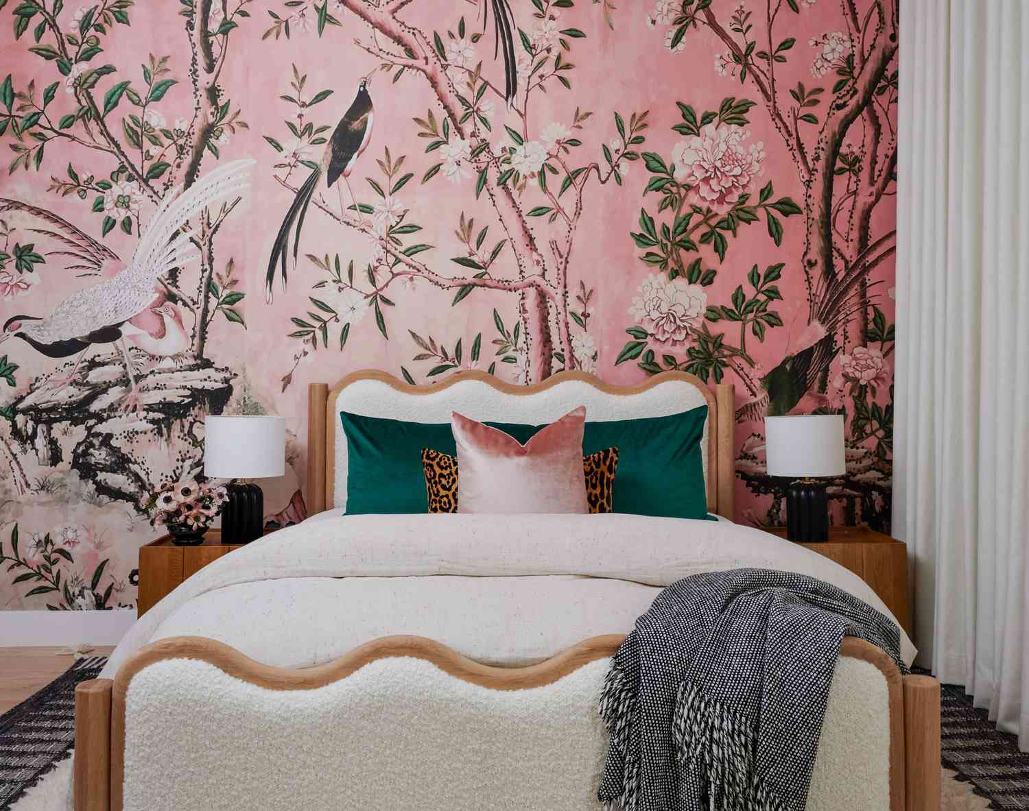 maximalist bedroom wall decor ideas