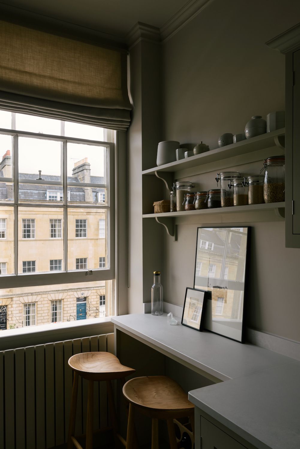 Apartment Kitchen Breakfast Bar