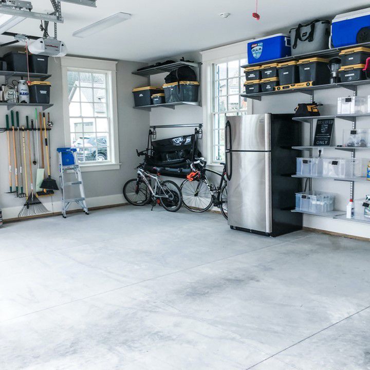 Garage mit zwei Fenstern