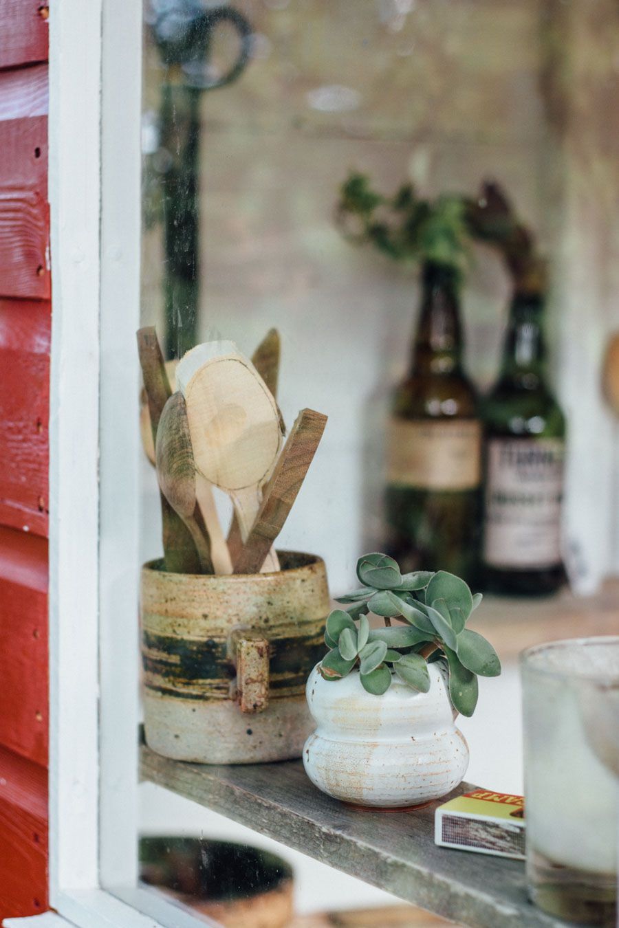 wood pallet shelf