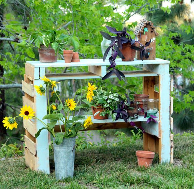 diy pallet potting bench