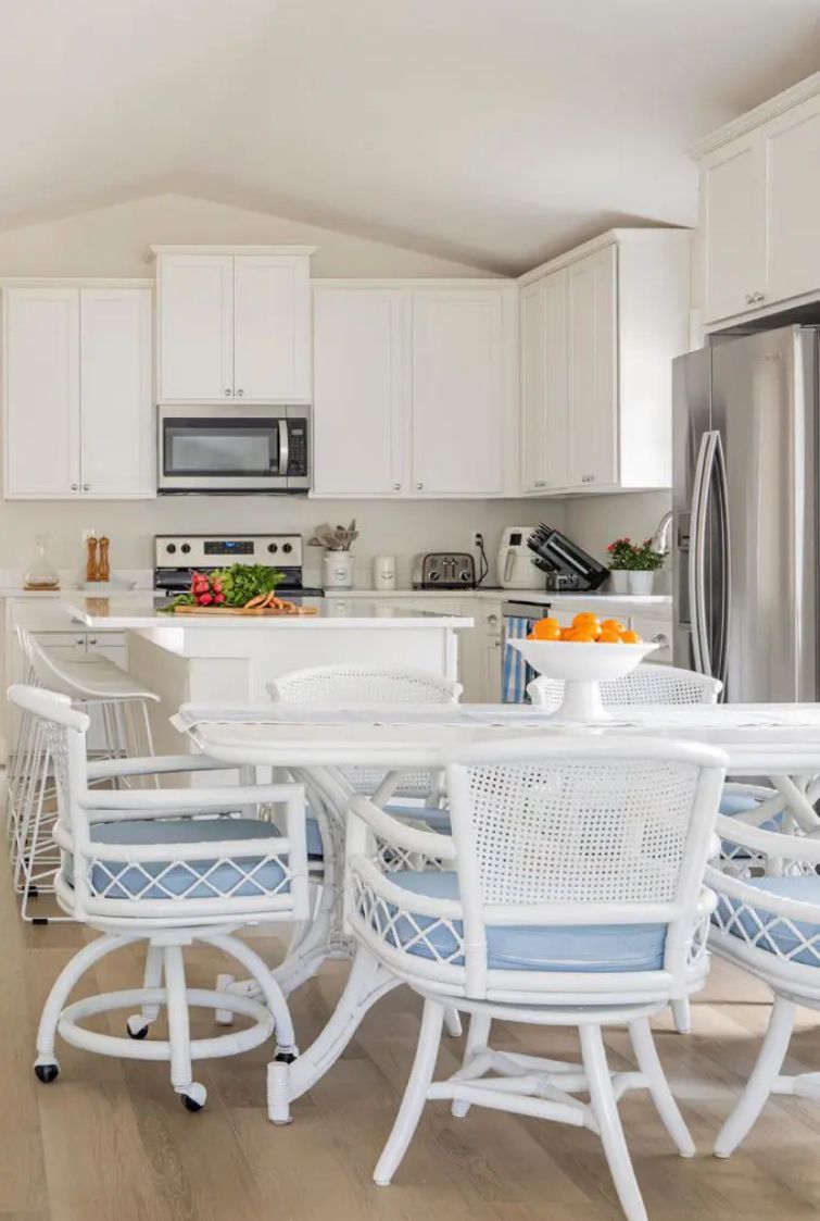 lightly vaulted kitchen ceiling