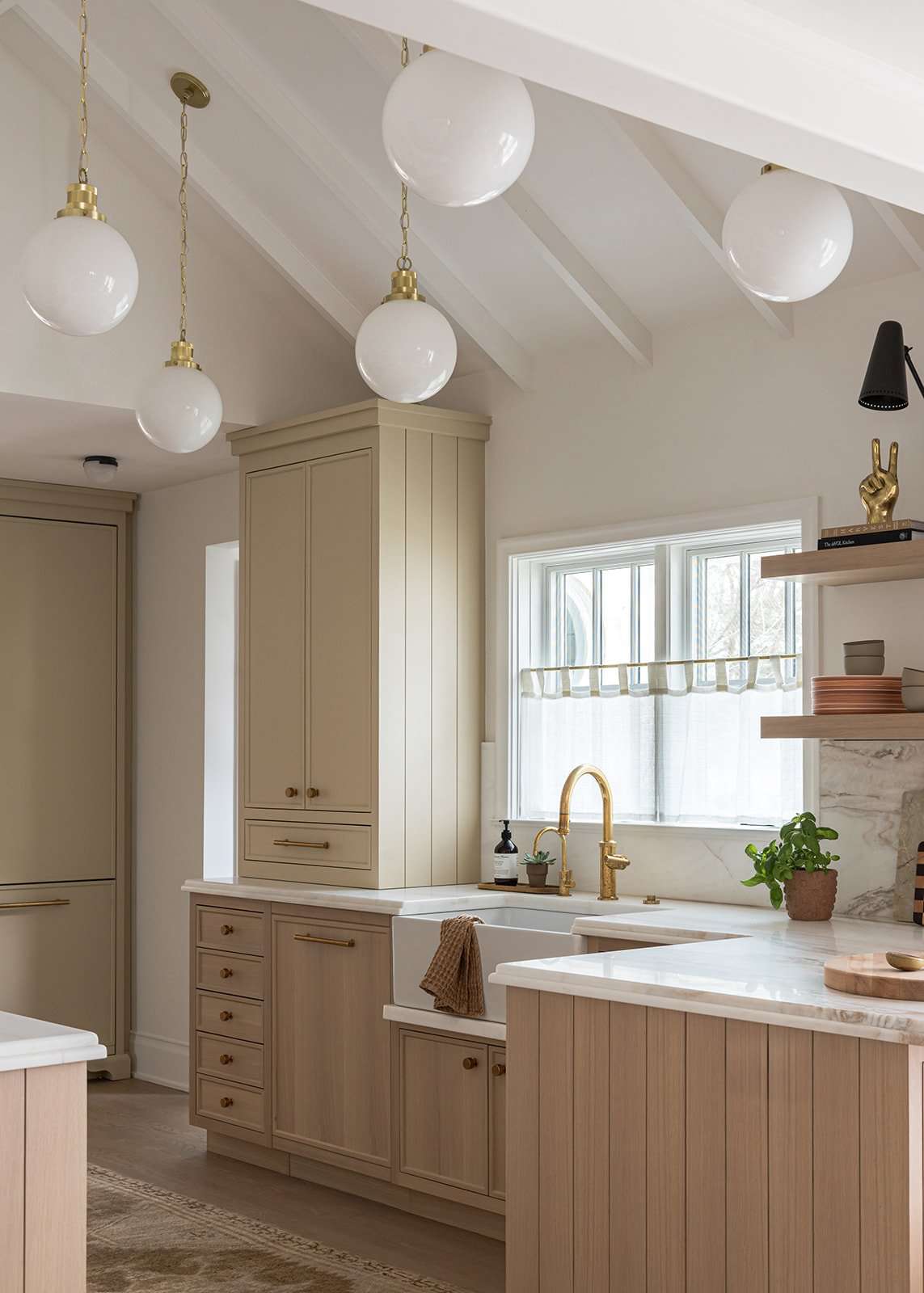 vaulted kitchen ceiling pendant lights