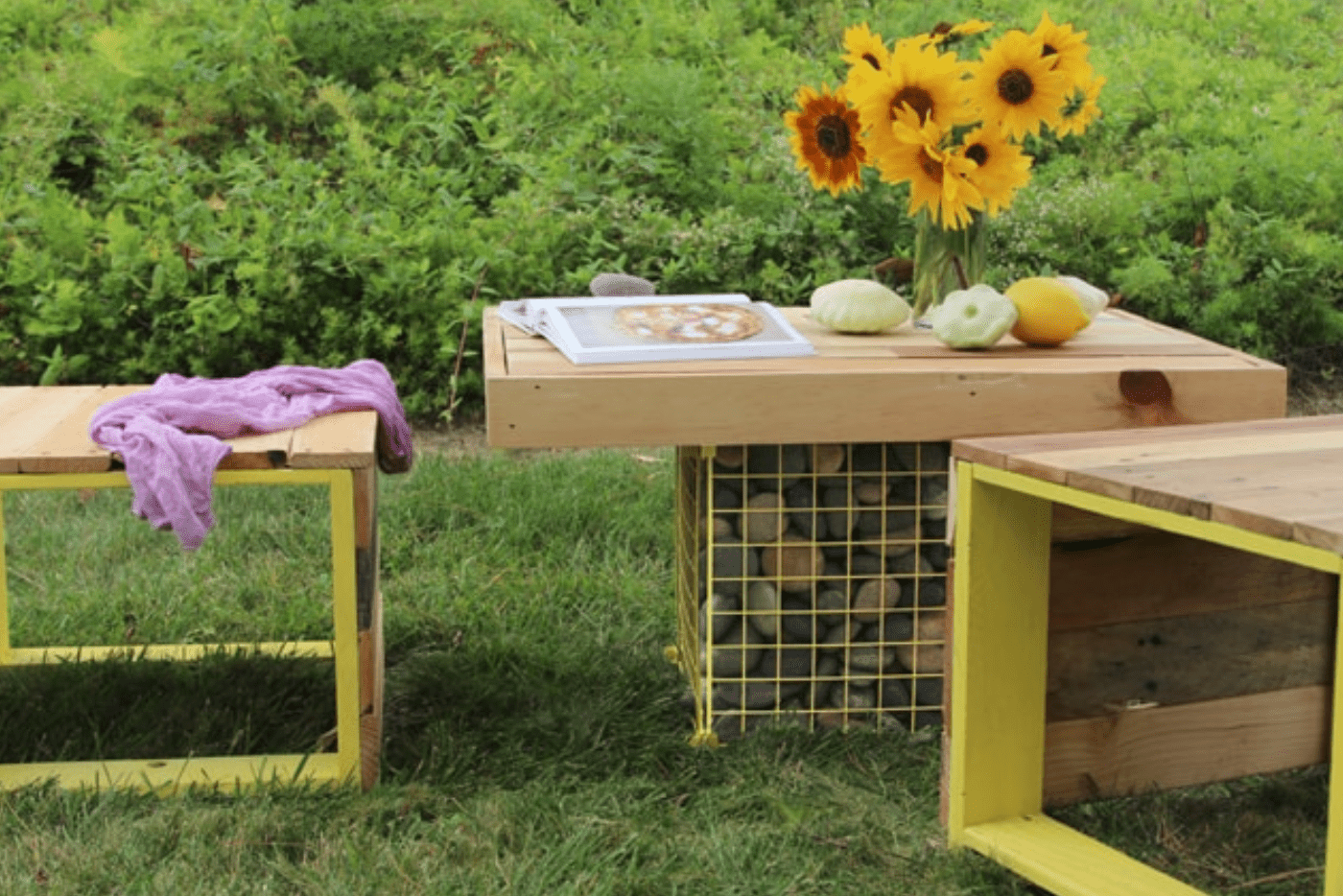 wood pallet table and bench