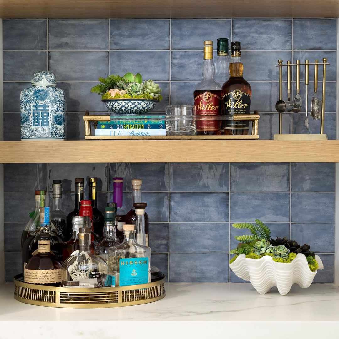 small bar area in kitchen