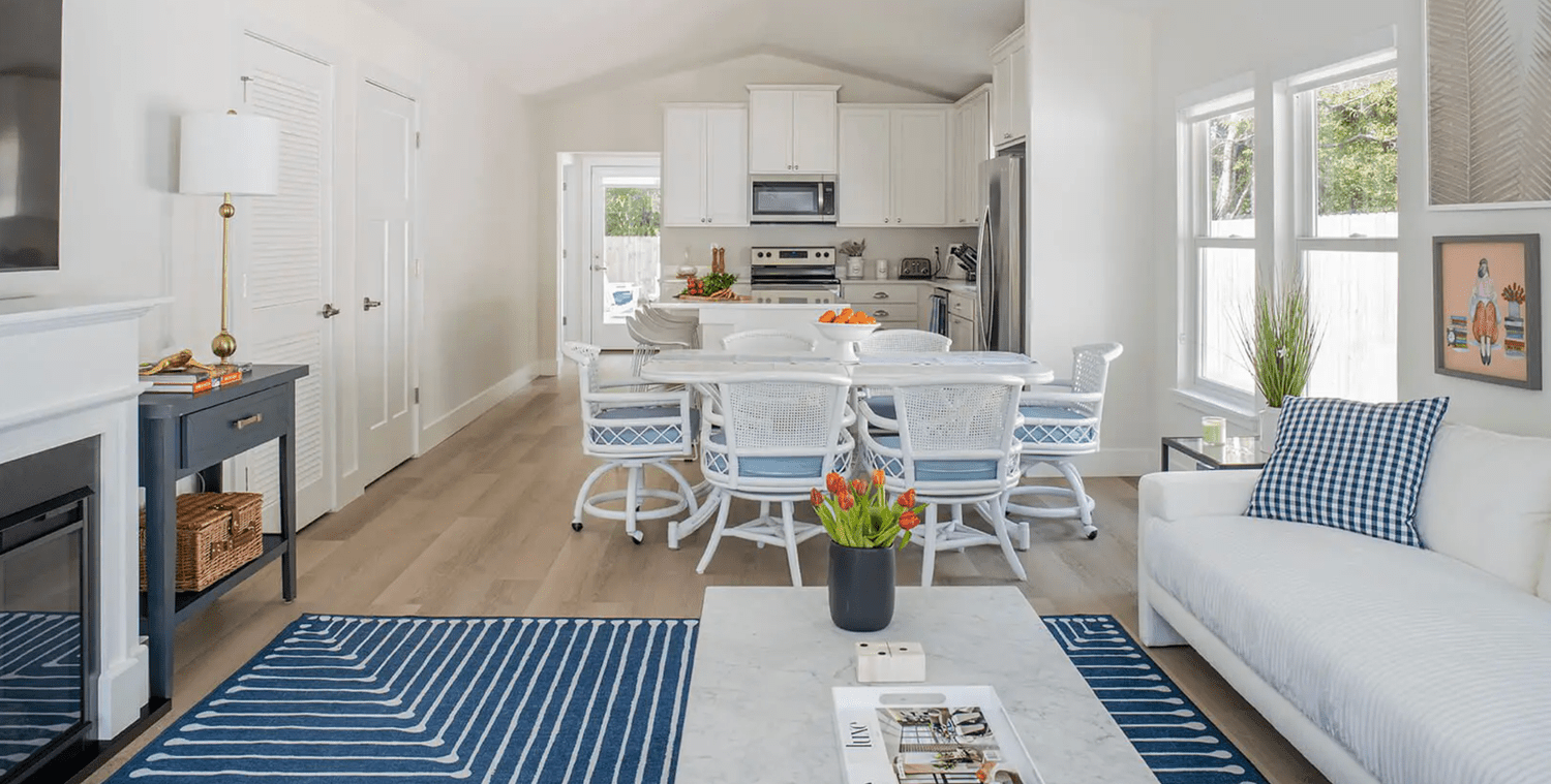 Coastal cottage with open kitchen, living and dining room area