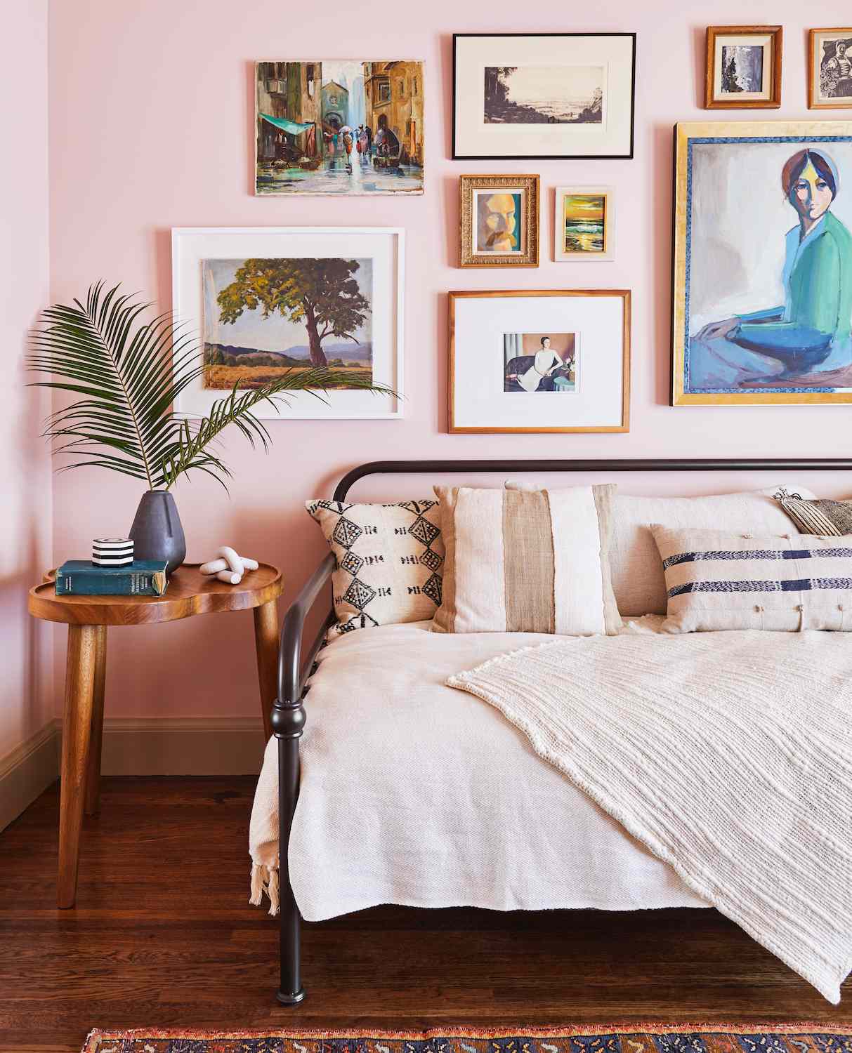 daybed gallery wall 