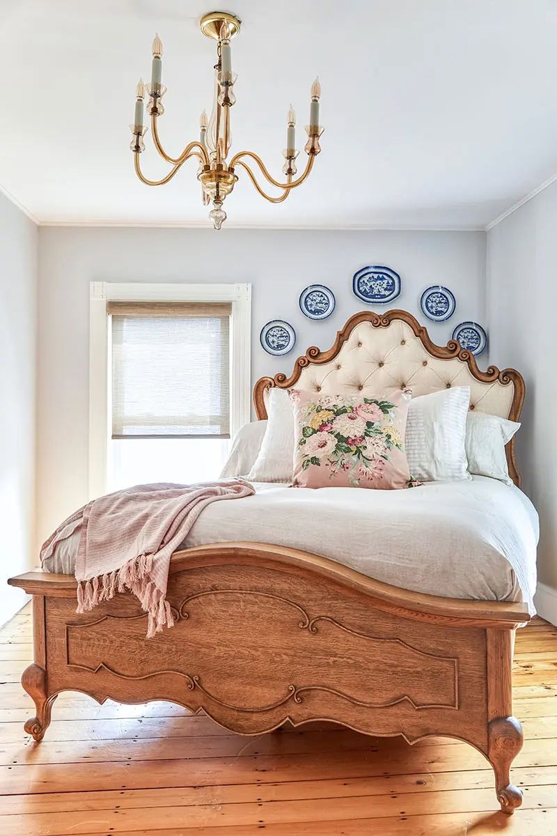 decorative plates over bed