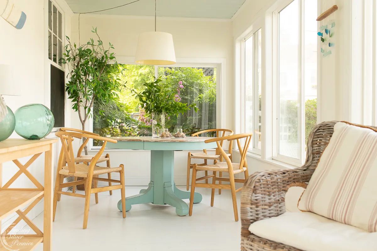 summer sunroom decor