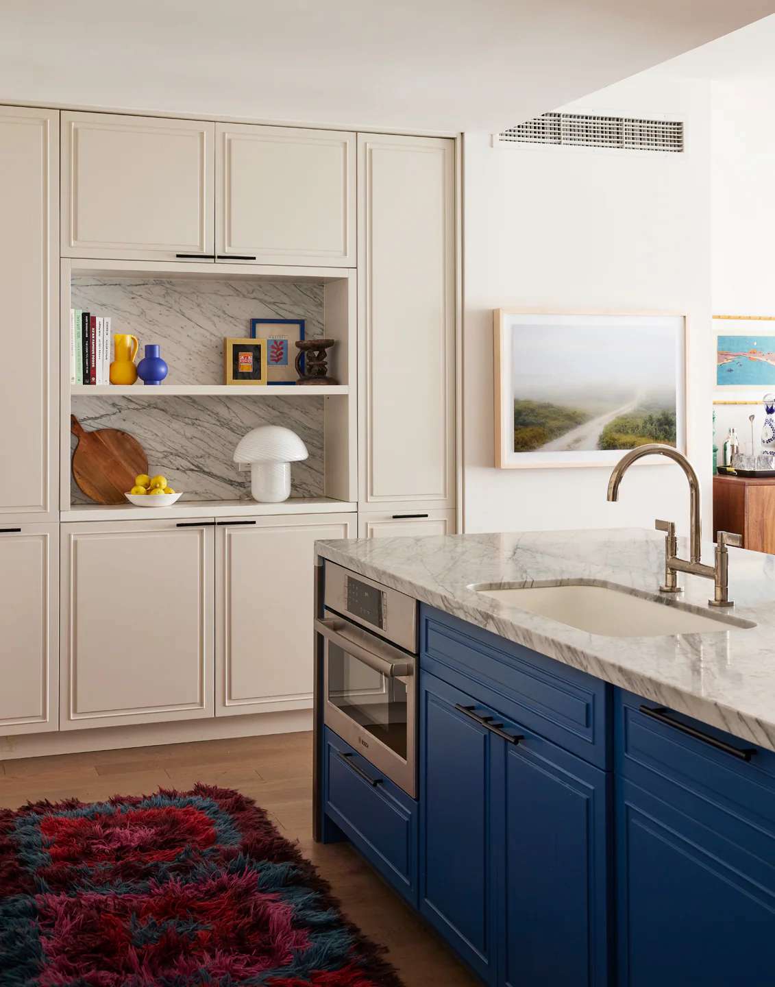 mushroom lamp on open kitchen shelving